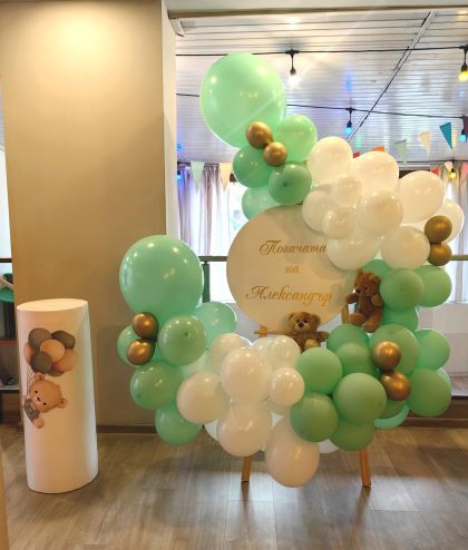 Украса за погача, кръщение или посрещане на бебе със статив и мечета в цвят мента