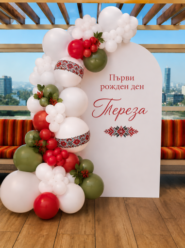 Украса с фолклорни елементи и шевица