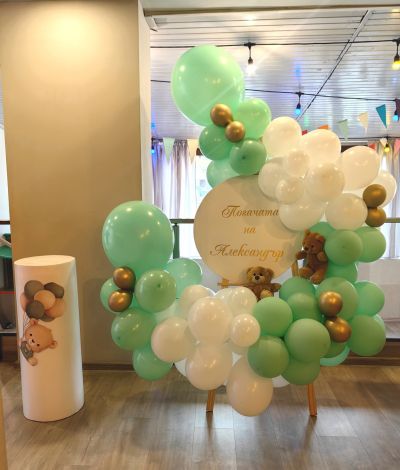 Украса за погача, кръщение или посрещане на бебе със статив и мечета в цвят мента