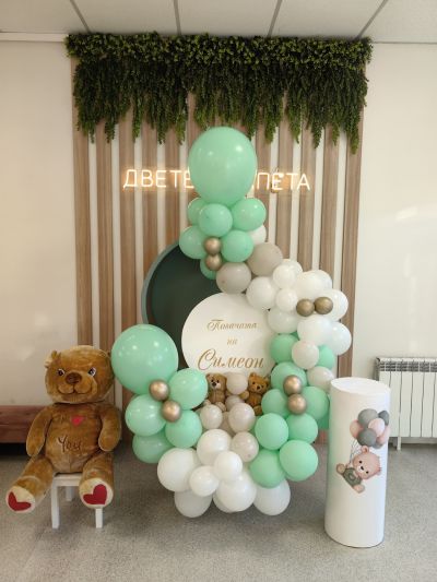 Украса за погача, кръщение или посрещане на бебе със статив и мечета в цвят мента