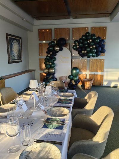 Украса за кръщение, погача или първи рожден ден с Мече в летящ балон/кош