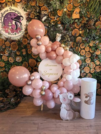 Украса за погача, кръщение или рожден ден в розово с фигурка и цилиндър зайче